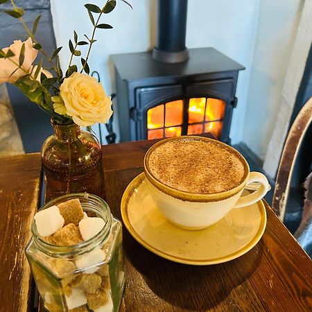The Kings Arms Hotel Stow-on-the-Wold Екстериор снимка