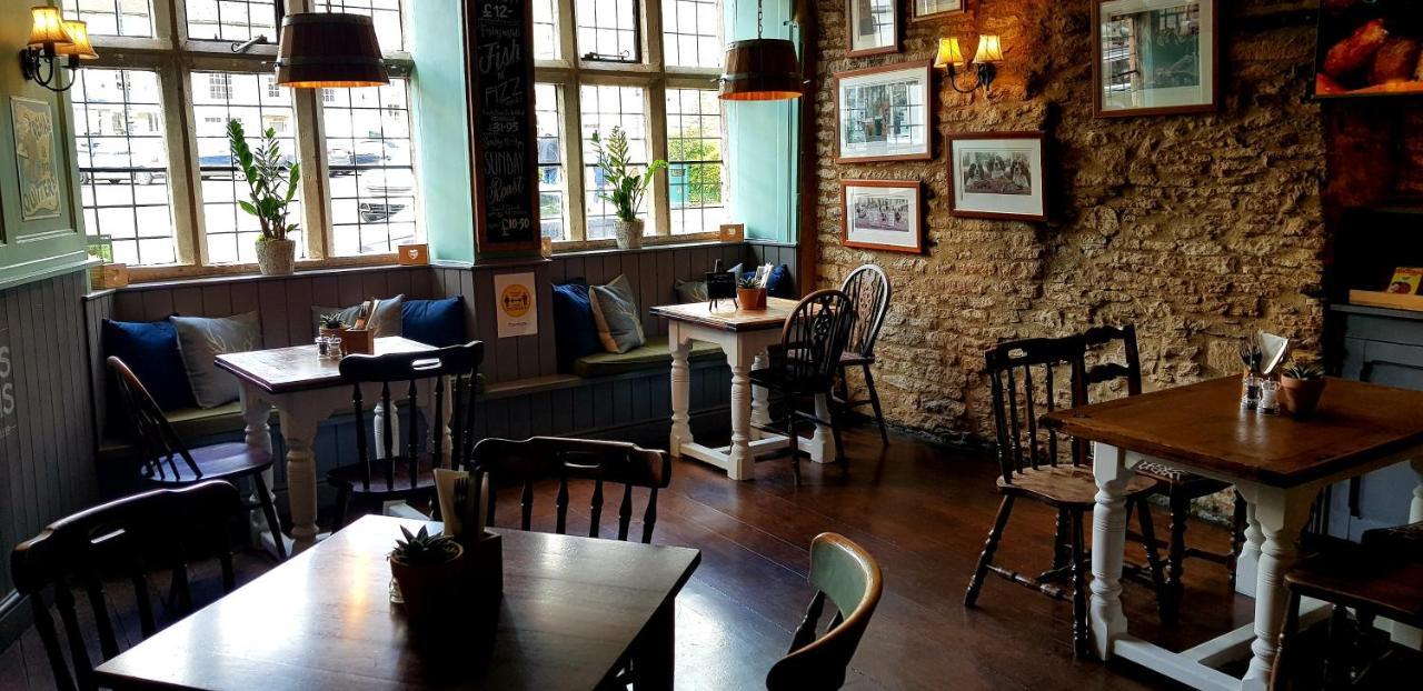 The Kings Arms Hotel Stow-on-the-Wold Екстериор снимка