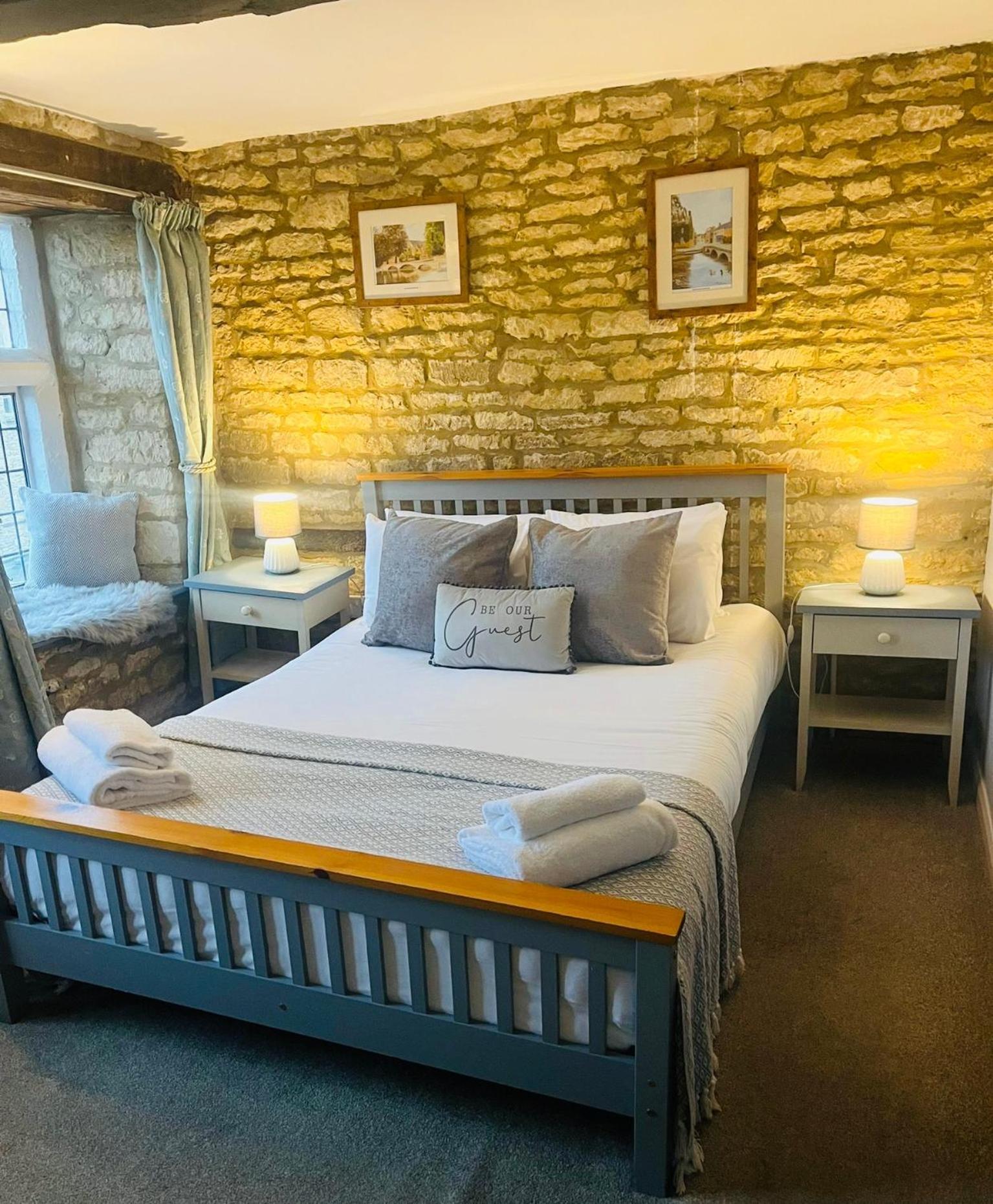 The Kings Arms Hotel Stow-on-the-Wold Екстериор снимка